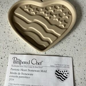Vintage Pampered Chef Patriotic Heart Stoneware Mold - Tan